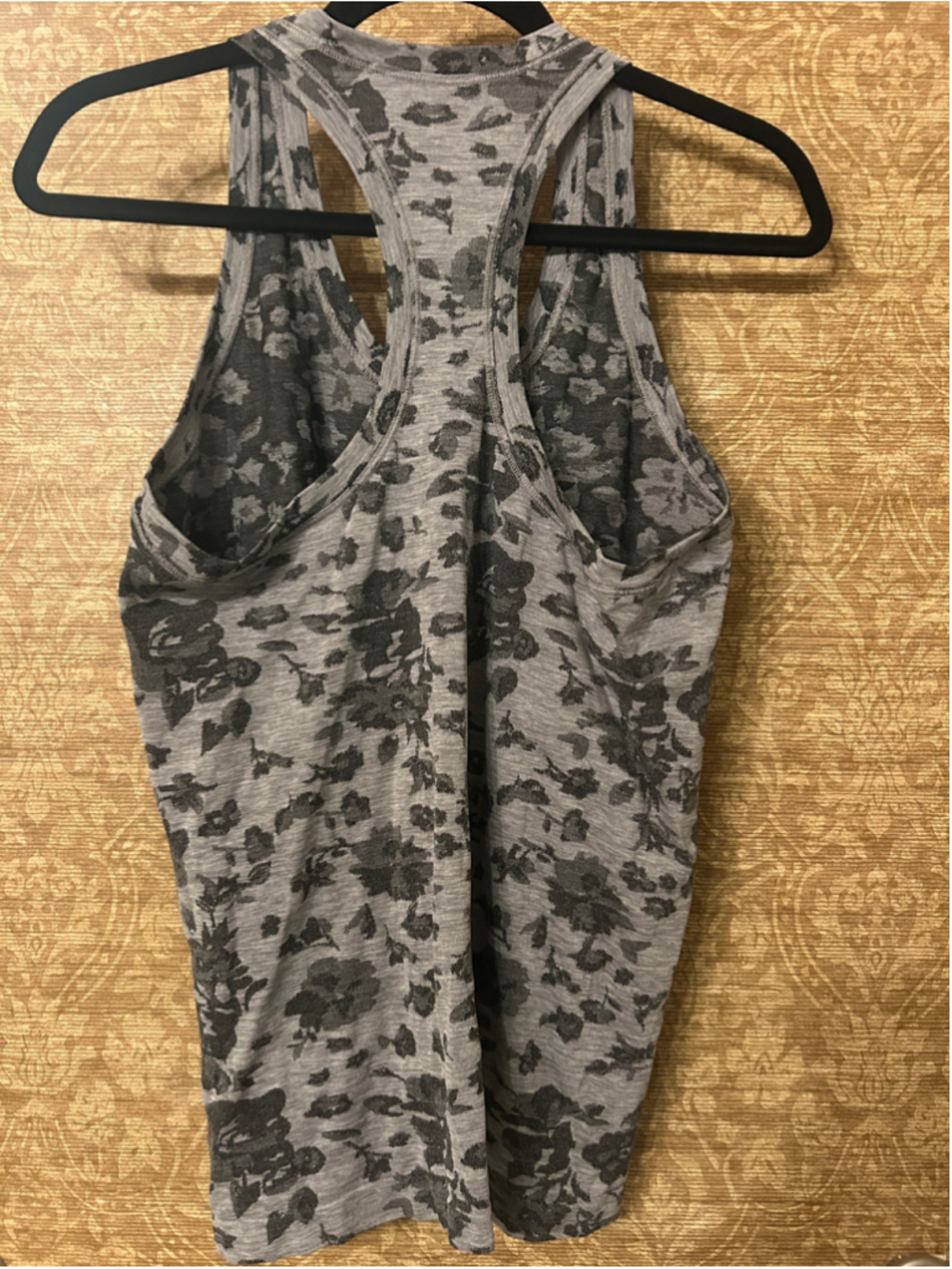 Women's Athleta Momentum Tank Top Medium Gray Black Floral - Picture 8 of 8